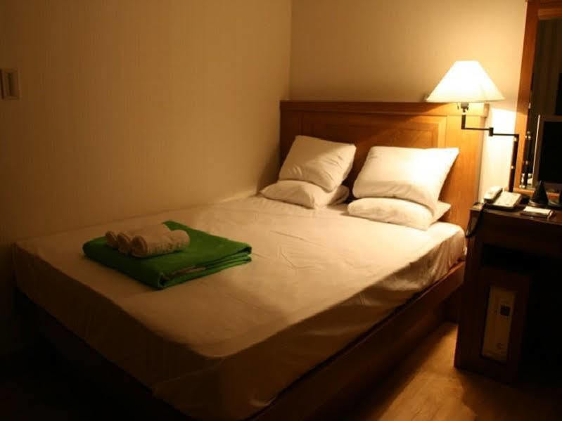 New Donghae Tourist Hotel Extérieur photo